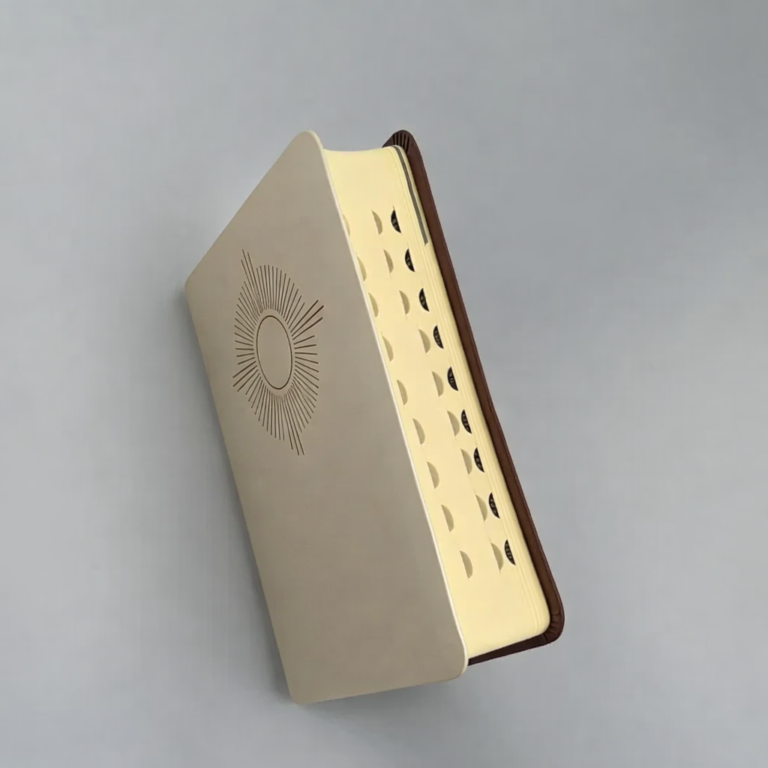 Bíblia Sagrada Ave Maria - Capa Eucaristia. Utilizada por Frei Gilson nos Rosários da Madrugada.