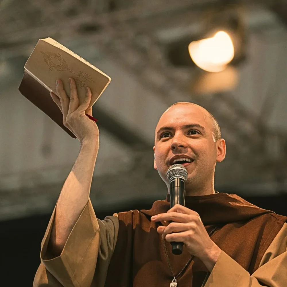 Bíblia Ave Maria Capa Eucaristia Frei Gilson